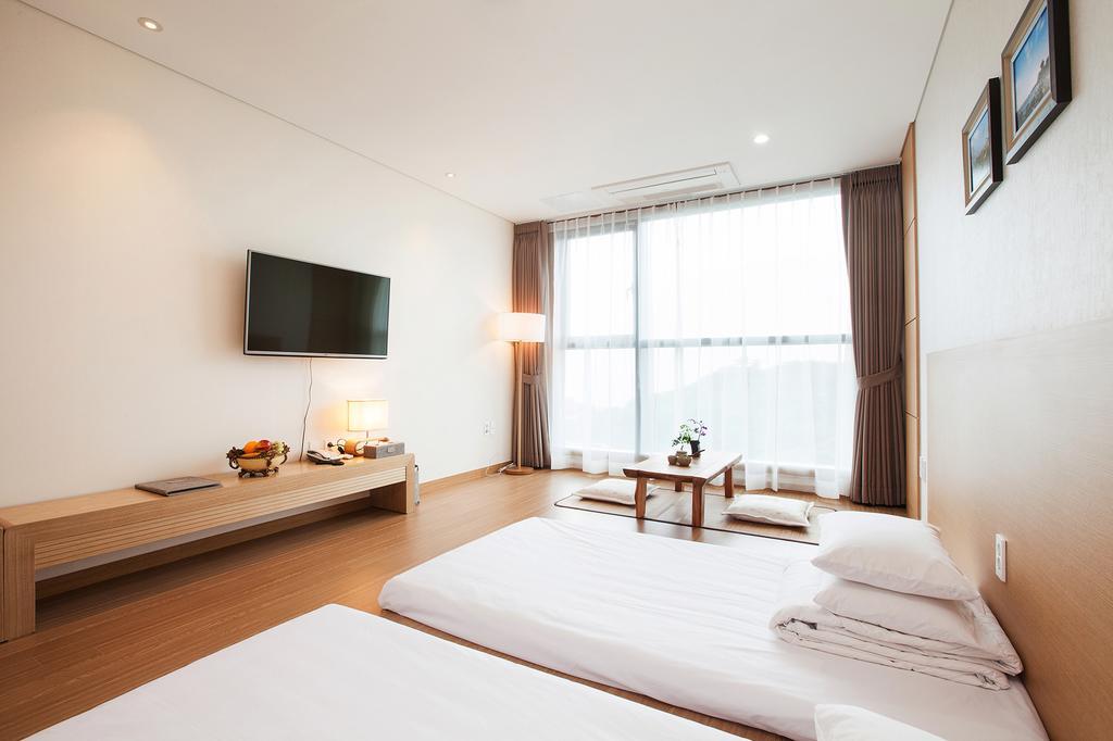 Youus Hotel Seogwipo Zewnętrze zdjęcie