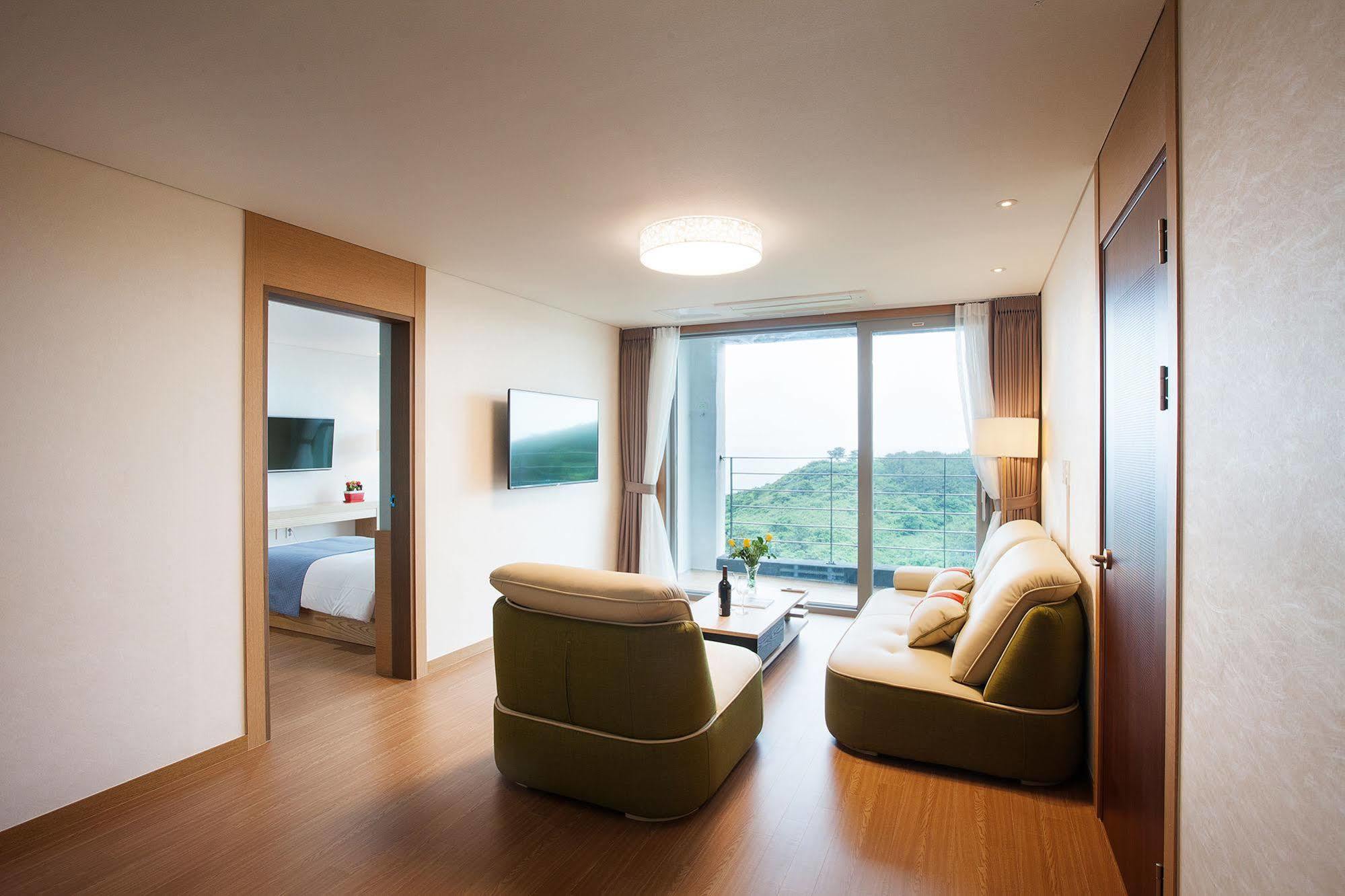Youus Hotel Seogwipo Zewnętrze zdjęcie