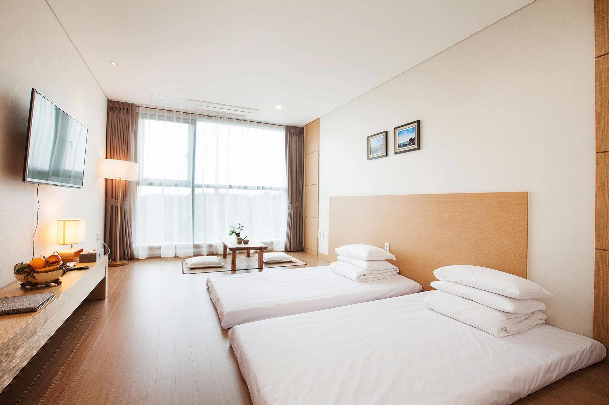 Youus Hotel Seogwipo Zewnętrze zdjęcie